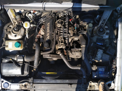 940 Engine Bay.jpg